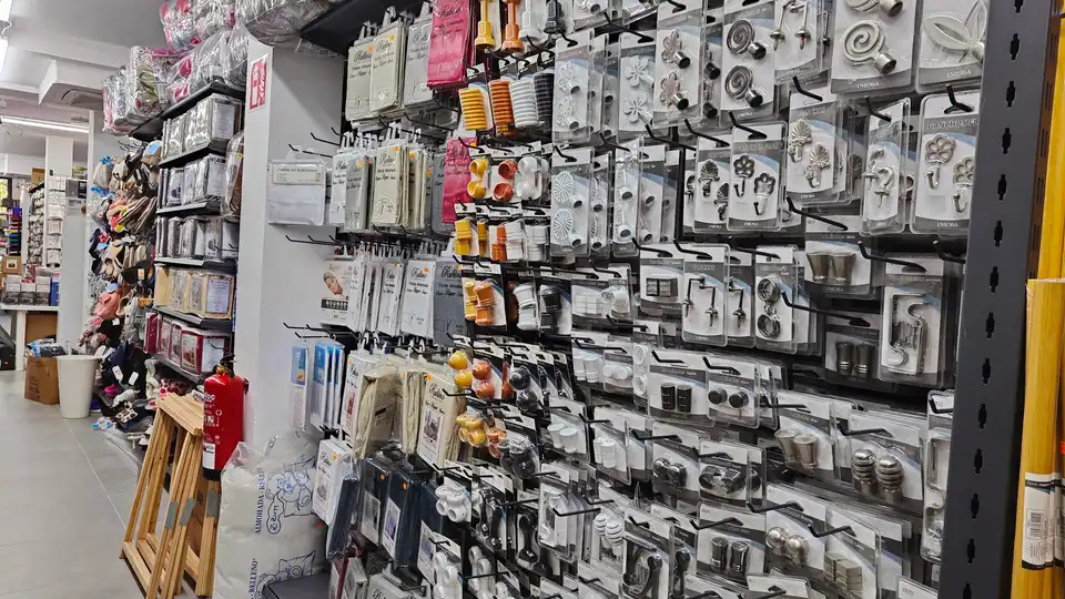 Cosmética y complementos en Basar Ideal